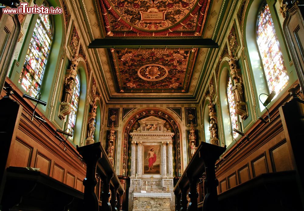 Immagine L'elegante e decorato interno di una chiesetta a Oxford, Inghilterra (UK).