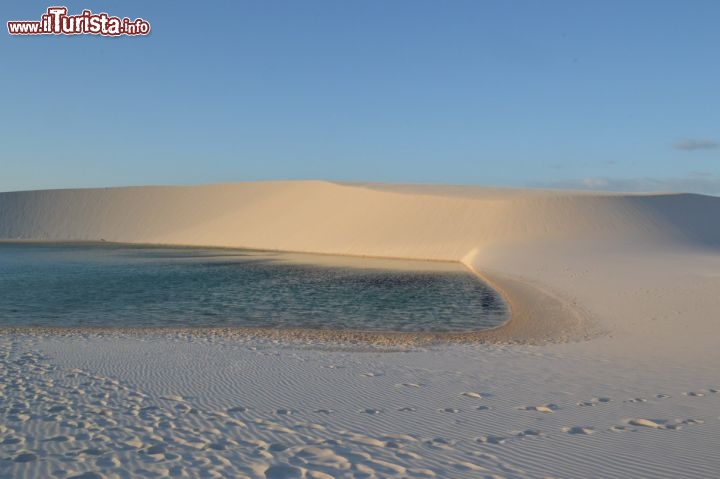 Immagine Lençois Maranhenses: uno dei tanti laghi che si formano tra le dune durante la stagione delle pogge.