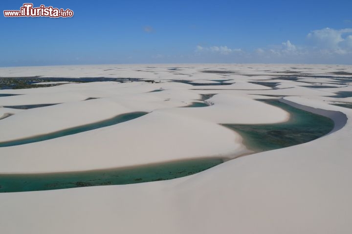 Immagine Il Parco Nazionale dei Lençois Maranhenses (Maranhao, Brasile), è ancora più spettacolare se visto dall'alto con un volo aereo.