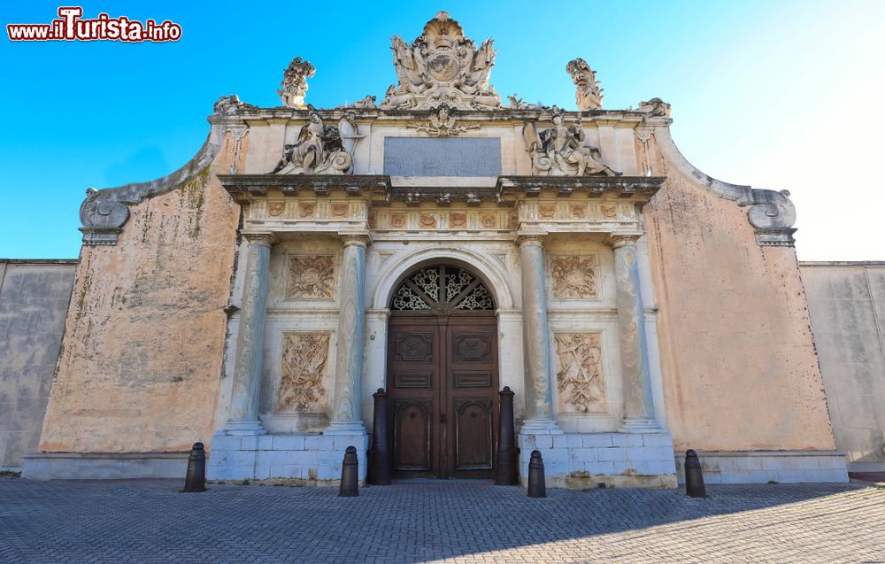 Immagine L'entrata dell'arsenale di Tolone costruito nel 1738, Francia.