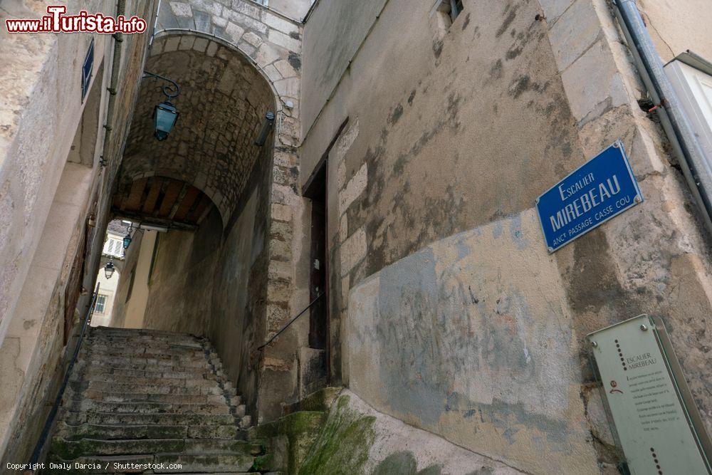 Immagine L'Escalier Mirebeau nel centro storico di Bourges, Francia - © Omaly Darcia / Shutterstock.com