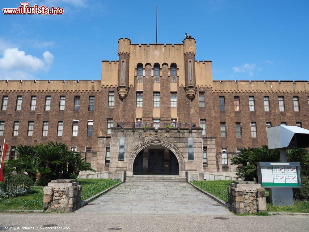 Immagine L'ex Museo della Città di Osaka, Giappone: situato di fronte alla torre principale del castello cittadino, questo edificio ha una lunga storia - © MrNovel / Shutterstock.com