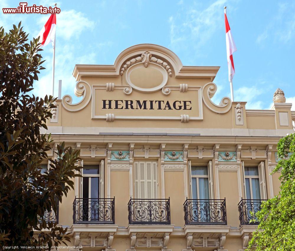 Immagine L'Hotel Hermitage a Monte Carlo, Principato di Monaco. Questo lussuoso hotel è stato costruito agli inizi del 1900 nel centro della città. Questa antica locanda per viaggiatori del XVIII° secolo è diventata uno degli hotel di lusso più celebri del mondo nel XXI° secolo - © Veniamin Kraskov / Shutterstock.com