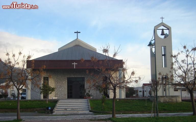 Immagine Lido di Tortora: la moderna Chiesa Stella Maris