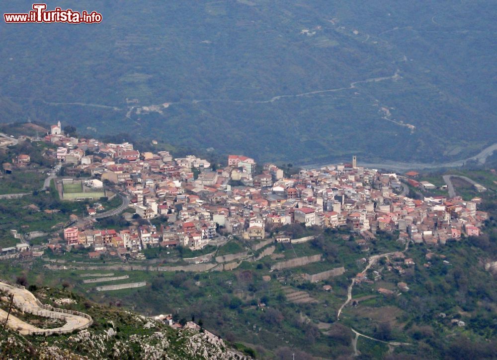 Immagine Limina in provincia di Messina in Sicilia, sui monti Peloritani - © Bdsklo, CC BY-SA 3.0, Wikipedia