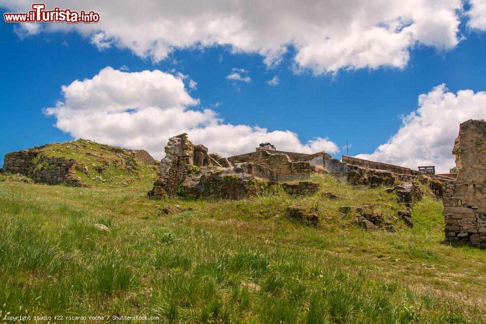 Immagine Le linee difensive del Forte do Pelicano a Torres Vedras, Portogallo. Furono create per difendere Lisbona nella guerra napoleonica - © studio f22 ricardo rocha / Shutterstock.com
