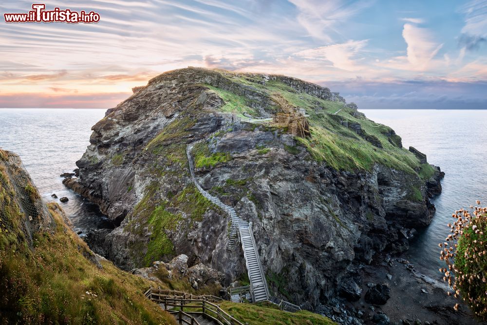 Immagine L'Isola di Tintagel e il leggendario Castello di Re Artù in Cornovaglia, Inghilterra.