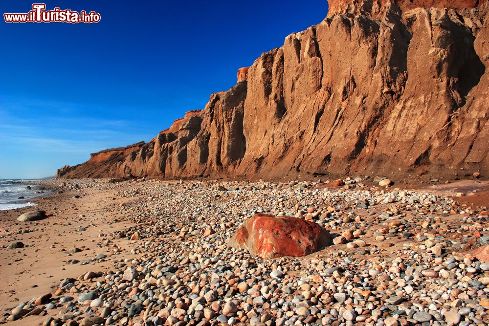 Immagine Litorale e scogliere a Montauk Point, Long Island, New York.