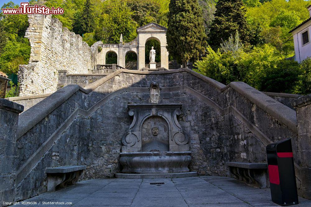 Immagine Lo scalone del santuario di Santa Augusta a Serravalle, Vittorio Veneto, provincia di Treviso - © REDMASON / Shutterstock.com