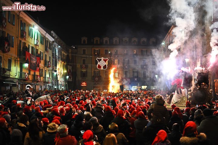 Immagine Lo scarlo - © archivio Fondazione dello Storico Carnevale di Ivrea