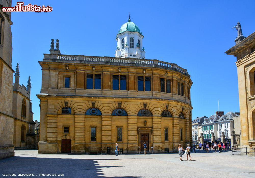 Immagine Lo Sheldonian Theatre a Oxford, Inghilterra. Costruito da Christopher Wren per l'Università cittadina, viene utilizzato per ospitare concerti di musica, eventi e cerimonie - © andreyspb21 / Shutterstock.com