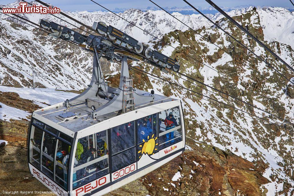 Immagine Lo skilift della stazione sciistica di Pejo, provincia di Trento, Trentino Alto Adige - © Ryszard Stelmachowicz / Shutterstock.com