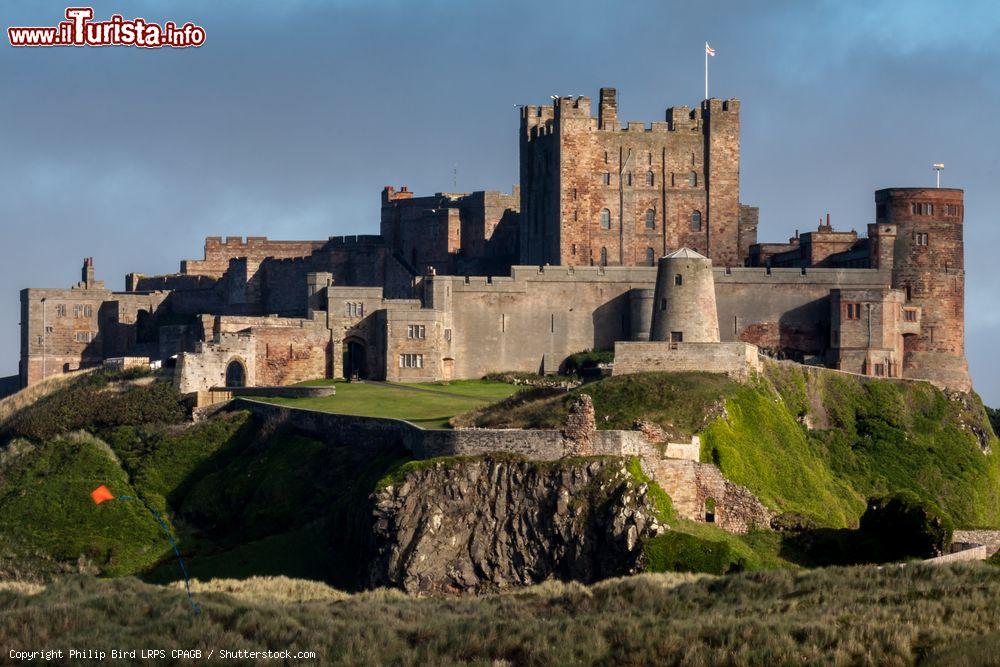 Immagine Lo spettacolare Castello di Lancillotto a Bamburgh in Inghilterra - © Philip Bird LRPS CPAGB / Shutterstock.com