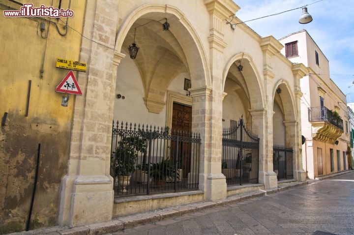 Immagine La loggia della chiesa di Sant'Agostino a Montescaglioso (Basilicata) - © Mi.Ti. / Shutterstock.com