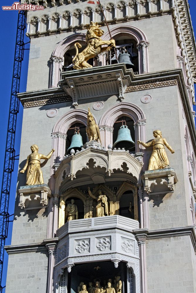 Immagine L'orologio animato del campanile della cattedrale di Messina, Sicilia. Questo gioiello meccanico fu commissionato dall'arcivescovo Angelo Paino alla ditta Ungerer di Strasburgo nel 1933. E' tuttoggi considerato il più grande e complesso orologio astronomico e meccanico del mondo.