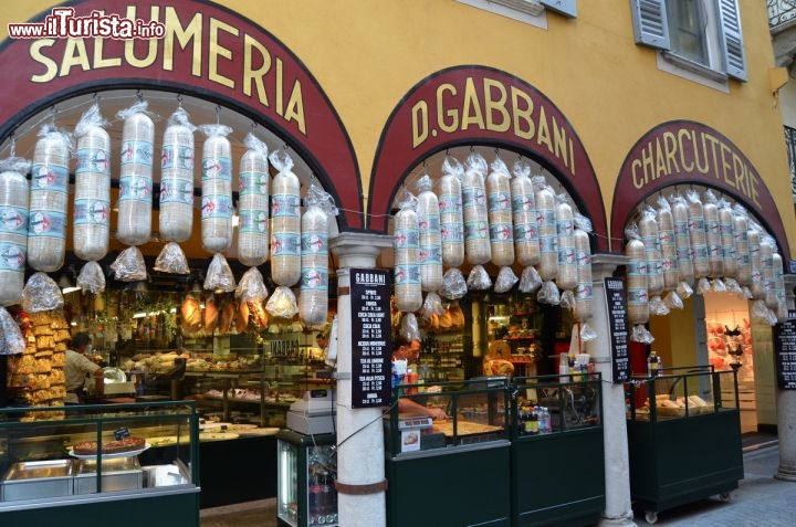 Immagine Lugano una tipica salumeria della Svizzera Italiana