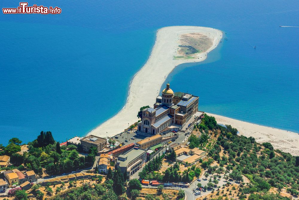 Immagine Lungo la costa nord della Sicilia: Capo Tindari e il Santuario Mariano.