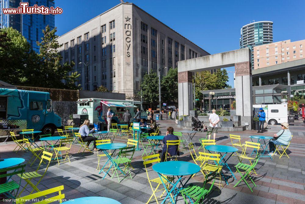 Immagine Macy's e un locale all'aperto a Westlake Park, Seattle (Washington) in una giornata estiva - © Frank Fell / Shutterstock.com