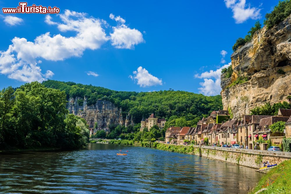 Immagine Magnifica giornata a La roque Gageac, lo splendido villaggio sulla Dordogna