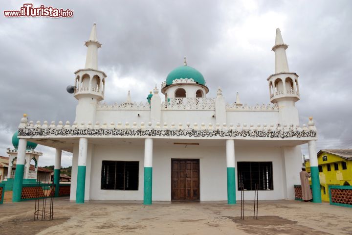 Immagine Una moschea di Mambrui, Kenya: sono diverse le moschee situate in questa cittadina a maggioranza islamica della costa keniana.