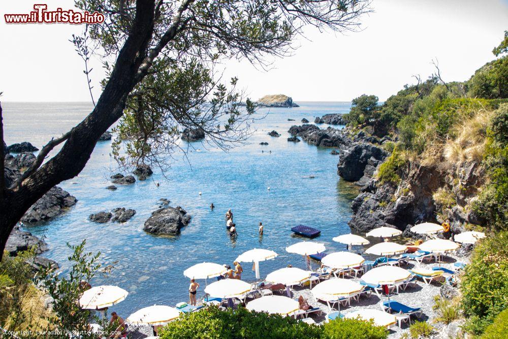 Immagine Maratea offre alcune delle spiagge più belle della Basilicata, sulla costa del Tirreno - © lauradibi / Shutterstock.com