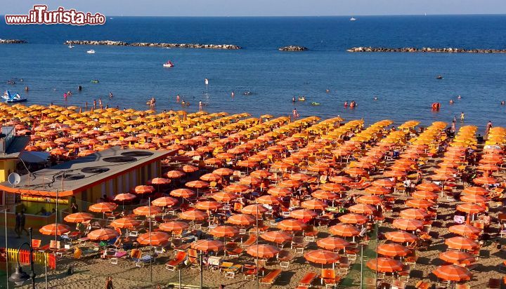 Immagine Mare Adriatico: la spiaggia di Vaverde di Cesenatico, sulla riviera romagnola.