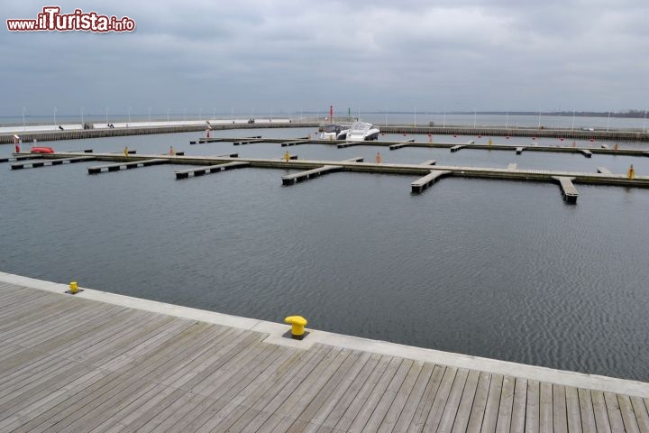 Immagine Marina, Sopot: all'estremità del molo che si protende sul Mar Baltico, è sorta da alcuni anni la "Marina", un piccolo porticciolo turistico da dove partono anche le imbarcazioni per le escursioni alle località vicine.