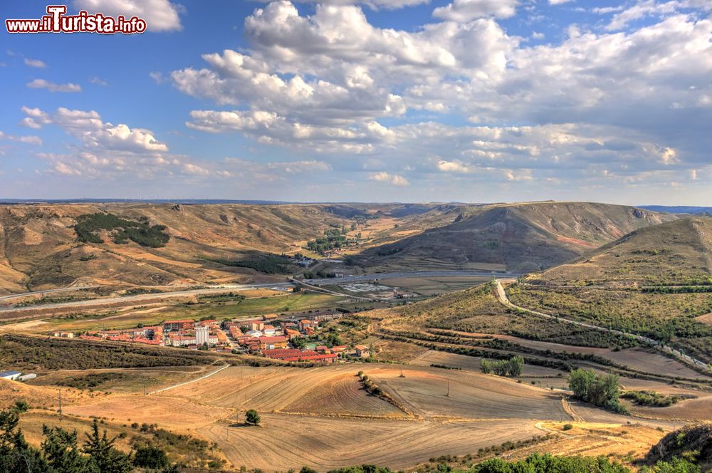 Immagine Medinaceli, pittoresco borgo spagnolo della comunità di Castiglia e Leon. Il suo centro storico è dichiarato Bene di Interesse Culturale.