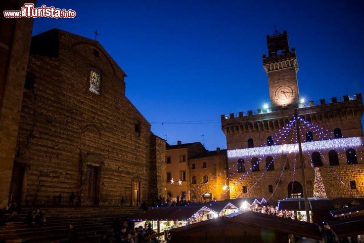 Immagine Mercatino di Natale a Montepulciano durante l'Avvento, Toscana - © www.nataleamontepulciano.it/