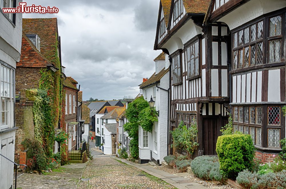 Immagine Mermaid Street, il gioiello del centro di Rye in Inghilterra e le sue Timber houses