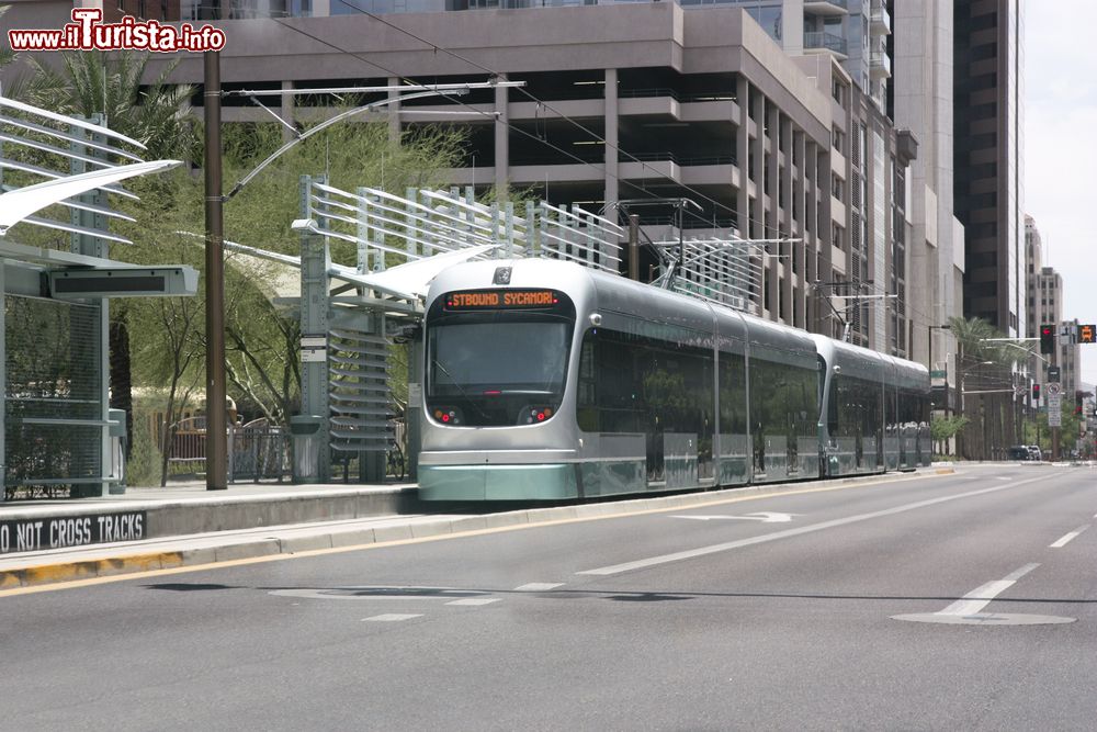 Immagine Metropolitana leggera nel centro di Phoenix, Arizona (USA). 