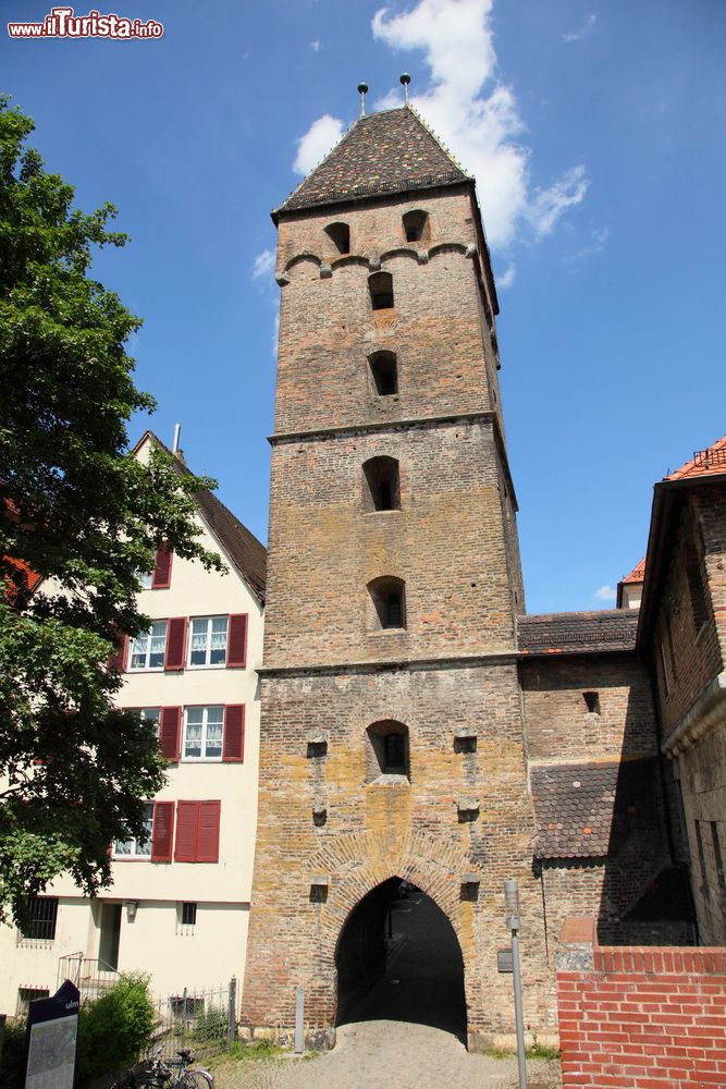 Immagine Metzgerturm la grande torre medievale di Ulma in Germania