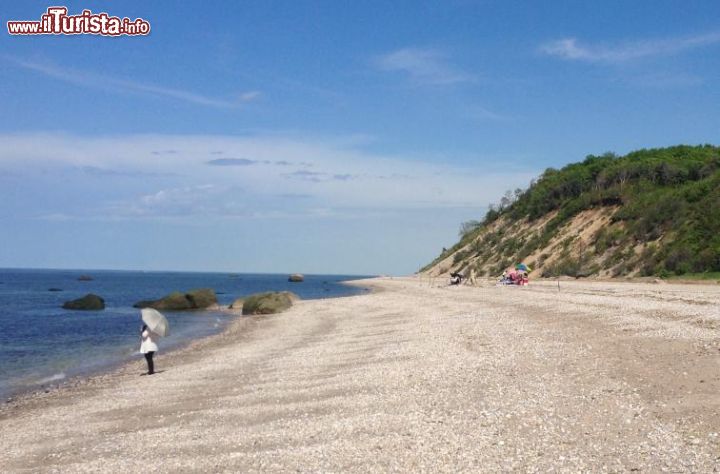 Immagine Veduta di Miller beach a New York City, Stati Uniti. Un bel panorama della spiaggia sabbiosa di North Shore a Long Island