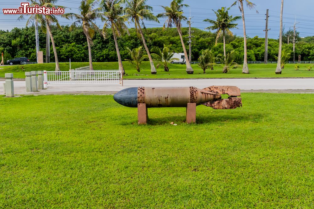 Immagine Un missile (siluro) della Seconda Guerra Mondiale in un parco dell'isola di Guam, Stati Uniti.