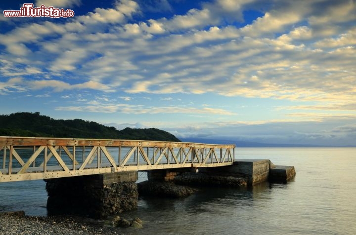 Immagine Molo di Pangi, isola di Pentecost a Vanuatu (Oceania) - © livcool / Shutterstock.com