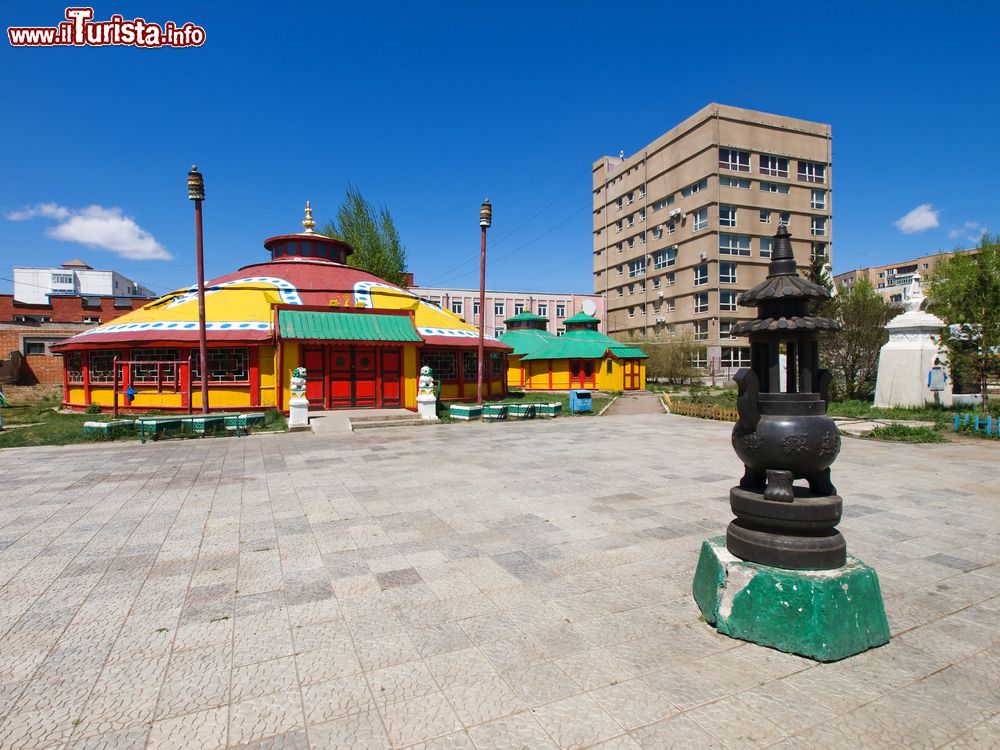 Immagine Il monastero buddhista Dashchoilon Khiid a Ulan Bator, Mongolia. Costruito nel 1890 e distrutto nel 1930, questo edificio sacro è stato in seguito parzialmente ricostruito.