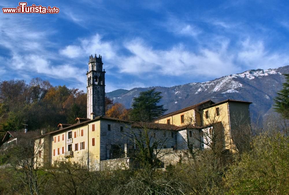Immagine Il Monastero di San Giacomo su di una collina a Polcenigo, Friuli Venezia Giulia