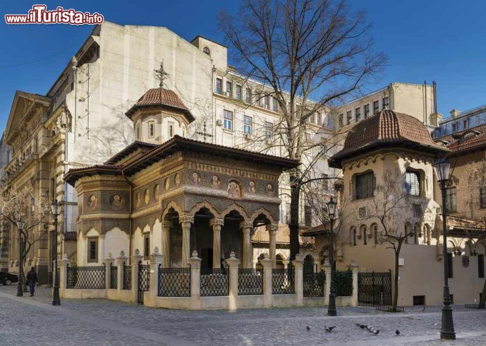 Immagine Il Monastero di Stavropoleos una delle chiese più antiche di Bucarest in Romania - © Daniel Caluian / Shutterstock.com