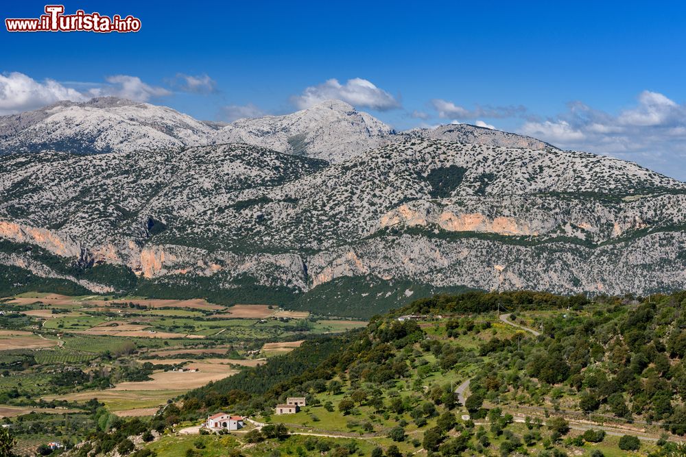 Immagine Montagne del Supramonte non lontano da Oliena, provincia di Nuoro, Sardegna.