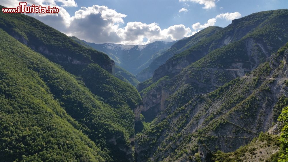 Immagine Montagne in Abruzzo non lontano da Guardiagrele sulla Maiella