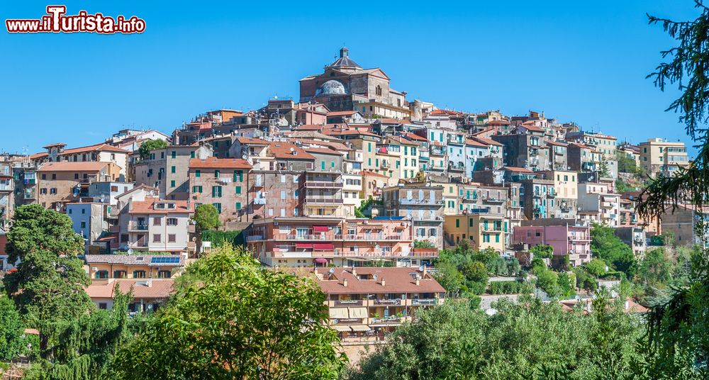 Immagine Monte Compatri  si trova non distante da Monte Porzio Catone, siamo nel territorio dei Castelli Romani, comune della Città Metropolitana di Roma nel Lazio