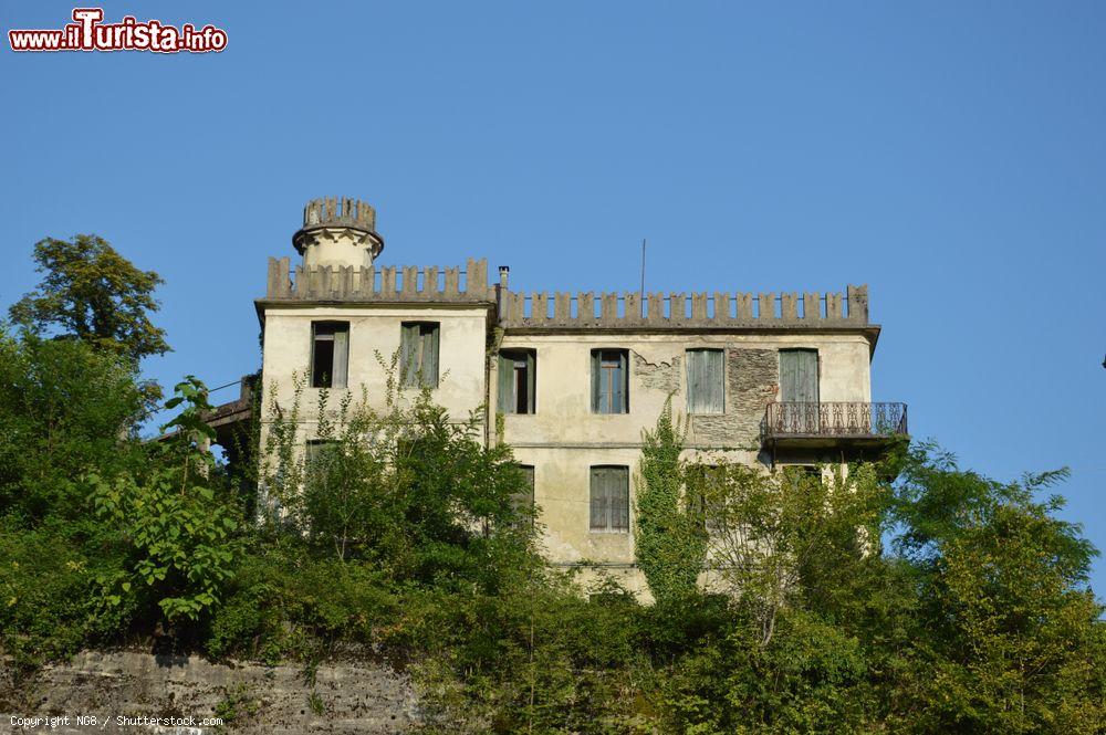 Immagine Monti Carega, Veneto: un edificio nei pressi di Recoaro Terme - © NG8 / Shutterstock.com
