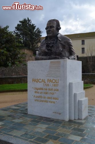 Immagine Monumento a Pascal Paoli, padre dell'Indipendenza corsa, ad Ajaccio