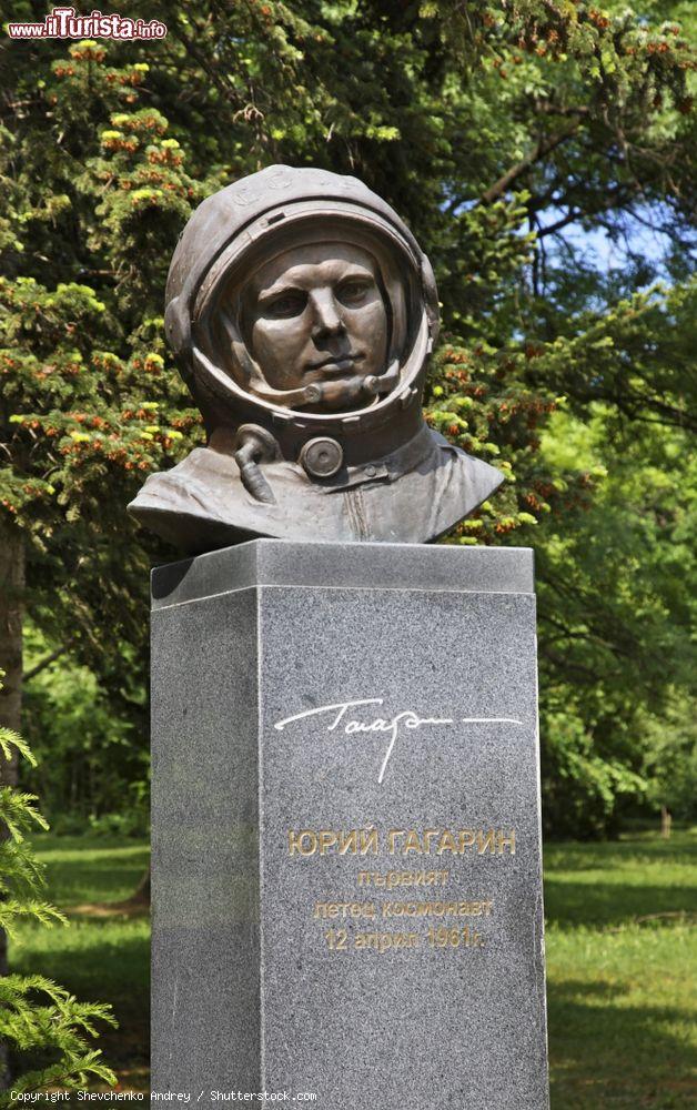 Immagine Monumento a Yuri Gagarin nella città di Varna, Bulgaria - © Shevchenko Andrey / Shutterstock.com