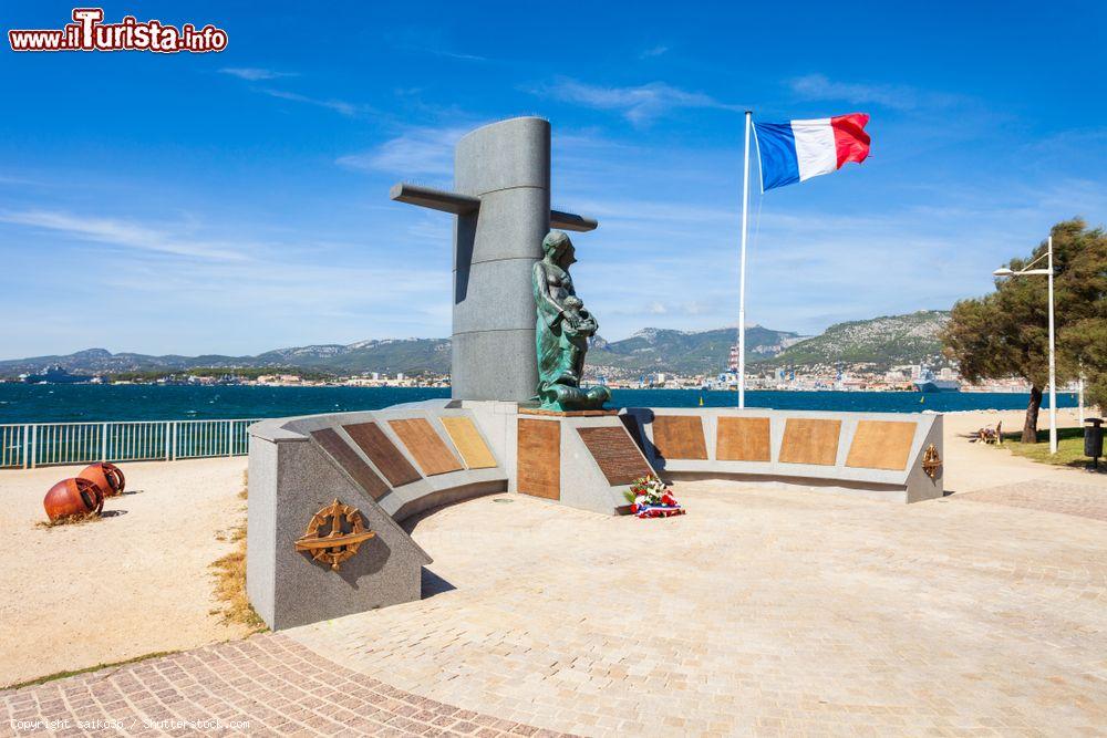 Immagine Monumento al sottomarino francese al Royal Tour Park di Tolone, Francia - © saiko3p / Shutterstock.com