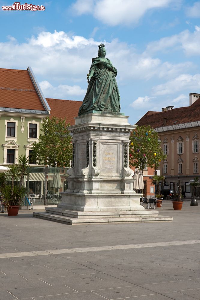 Immagine Monumento all'imperatrice Maria Teresa a Klagenfurt, Austria.