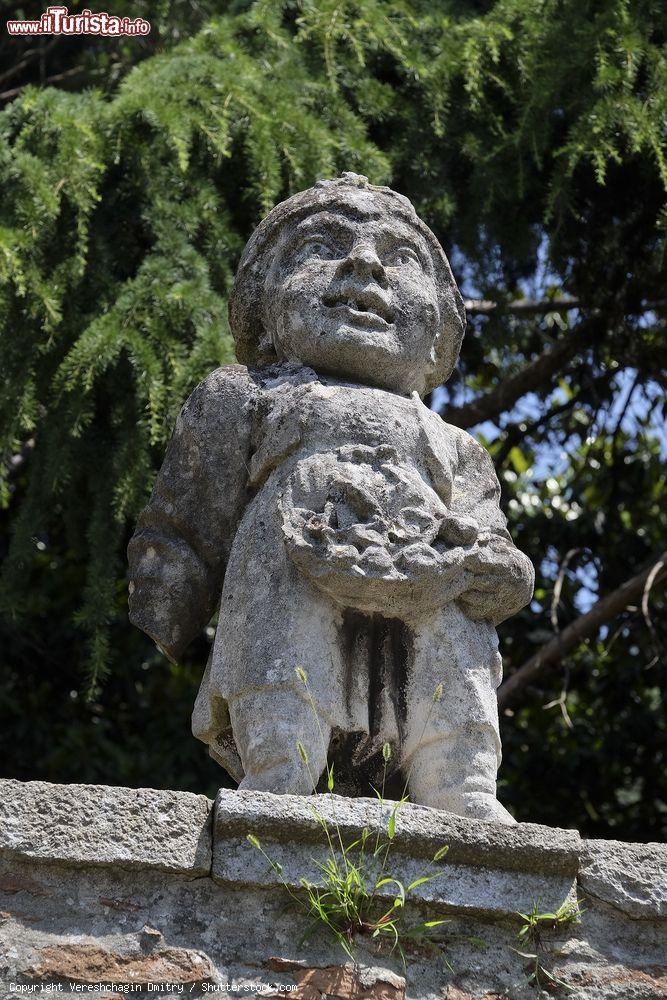 Immagine Monumento in pietra nel borgo di Monselice, Veneto, Italia - © Vereshchagin Dmitry / Shutterstock.com