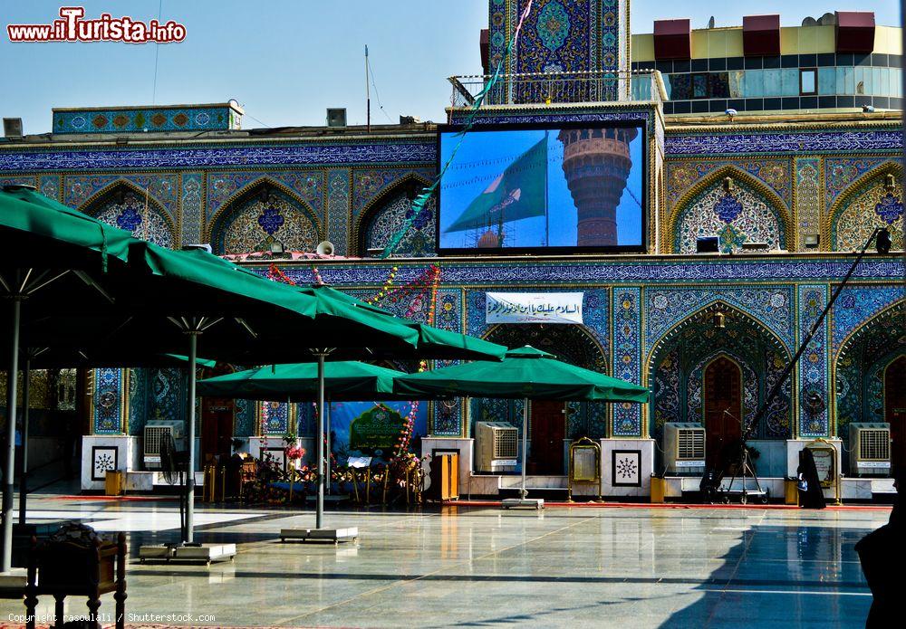 Immagine Moschea di Musa al-Kadhim e del nipote Mohammed Jawad a Baghdad, Iraq. E' un edificio religioso di fede islamica sciita - © rasoulali / Shutterstock.com