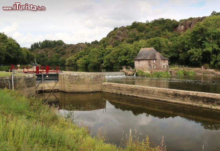 Immagine Mulino di Boel nei dintorni di Guichen in Bretagna (Francia) - © Yves LC - CC BY-SA 4.0 - Commons.