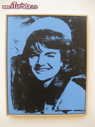 Immagine A Grenoble Un'opera di Andy Warhol nel Musee de Grenoble (Francia).